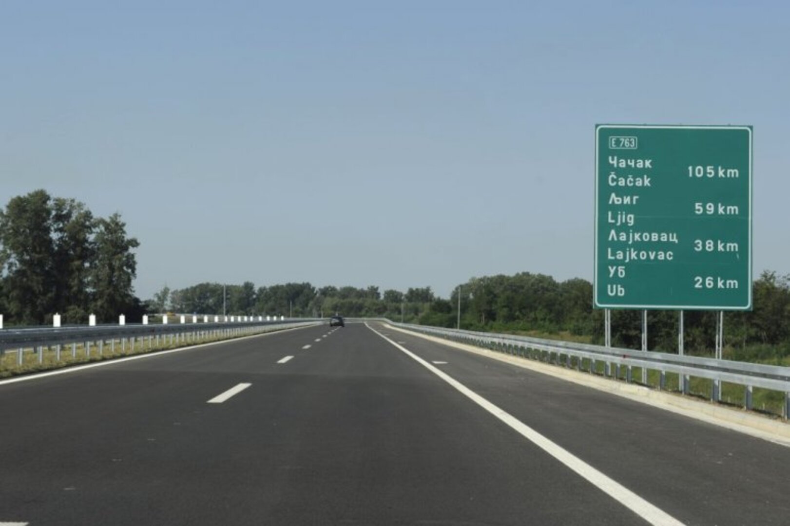 Ovo je moguće samo u Srbiji: Čovjek legao na autoput da odmori - slika 1